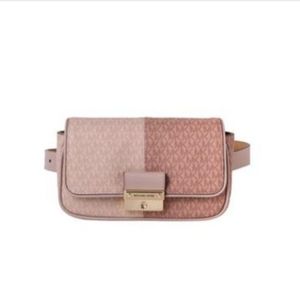 MICHAEL Michael Kors Ballet Logo Belt Bag. Size L/XL